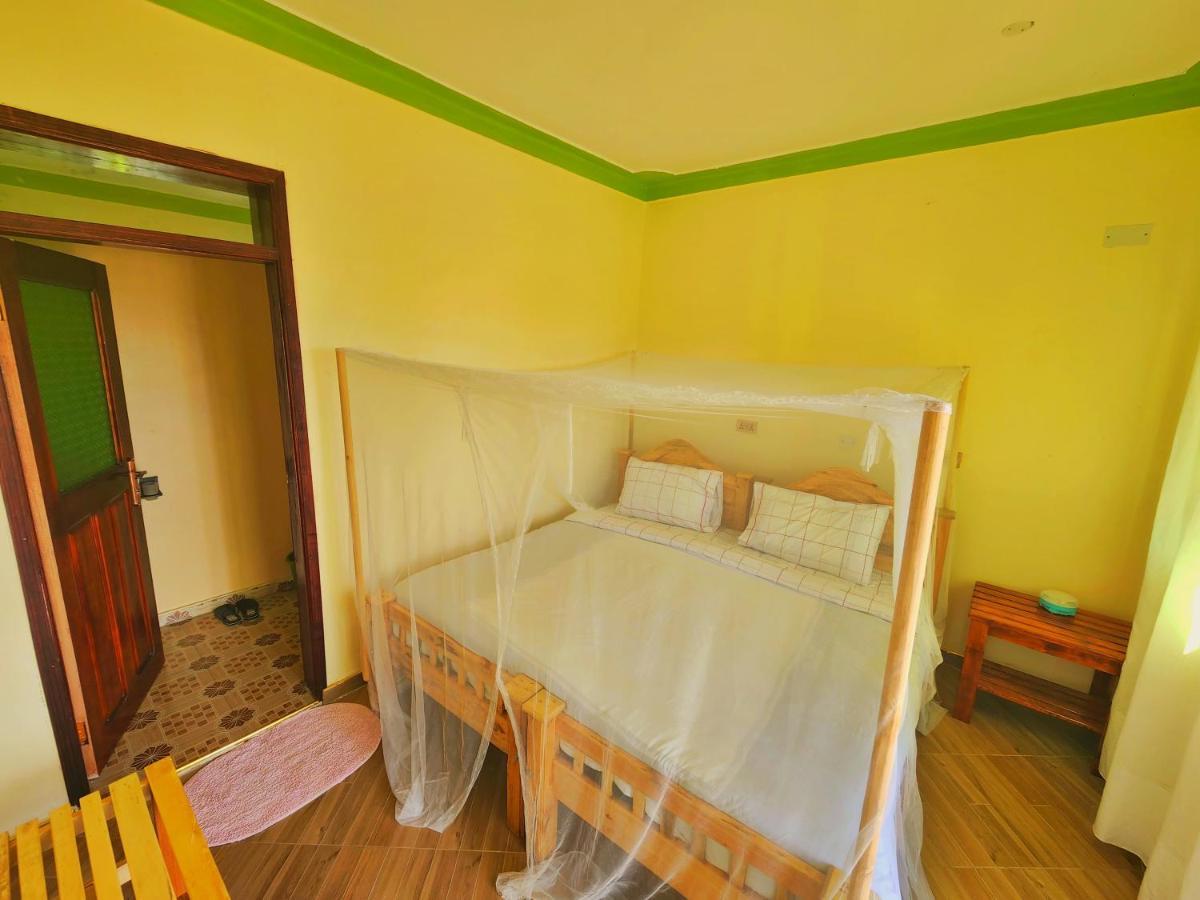 Lights Of Kazinga Orphanage And Homestay Rubirizi 外观 照片