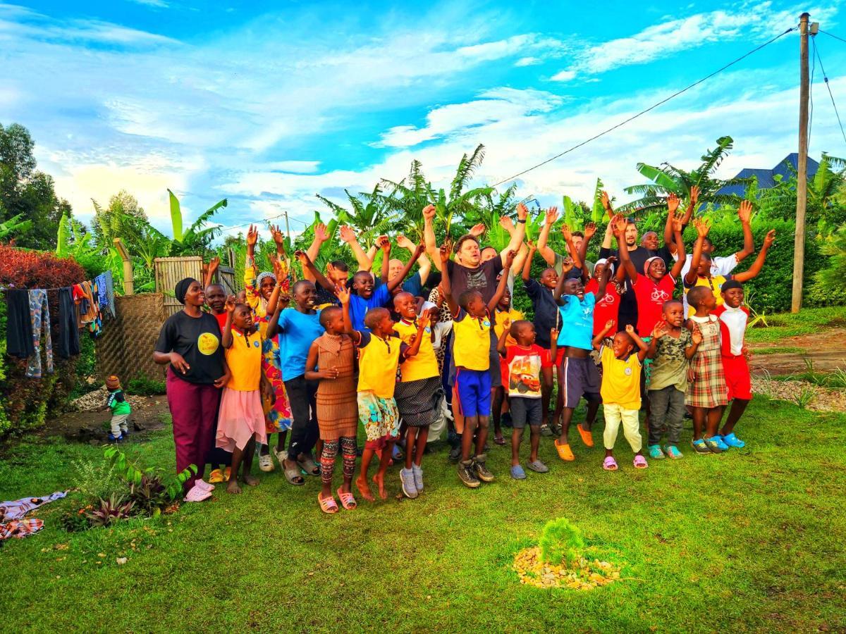 Lights Of Kazinga Orphanage And Homestay Rubirizi 外观 照片